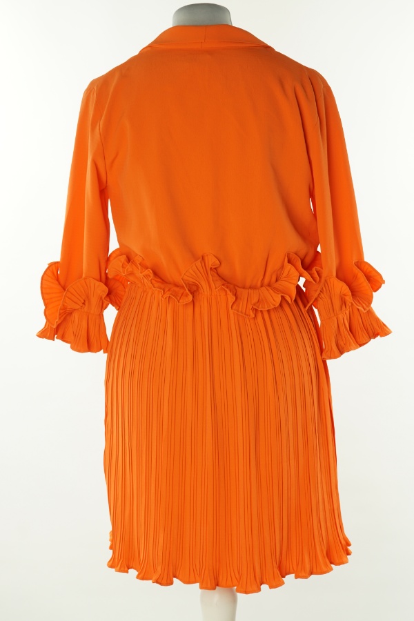Sukienka pomarańczowa z plisowanym dołem - PREETY LITTLE THING zdjęcie 2