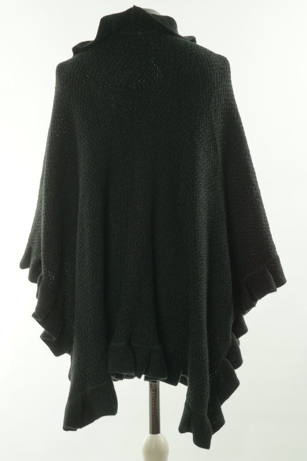 Narzutka czarna sweterkowa z falbanką - LINEA zdjęcie 2