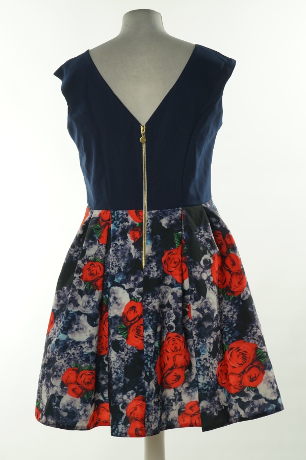Sukienka granatowa w czerwone kwiaty - A&A zdjęcie 2