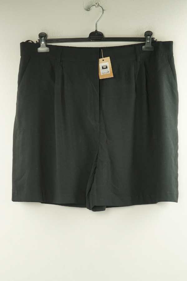 Krótkie spodenki czarne materiałowe - GALLERY zdjęcie 1