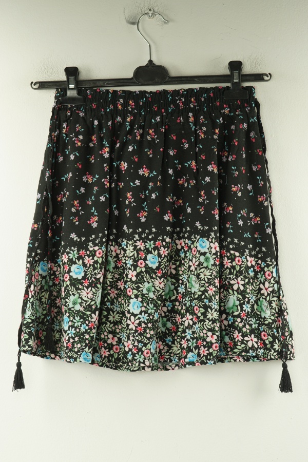 Spódnica czarna w kolorowe kwiaty, 100% wiskoza, Stradivarius - STRADIVARIUS zdjęcie 2