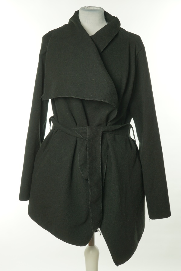 Narzutka czarna z paskiem - BRAK METKI Z NAZWĄ PRODUCENTA zdjęcie 1