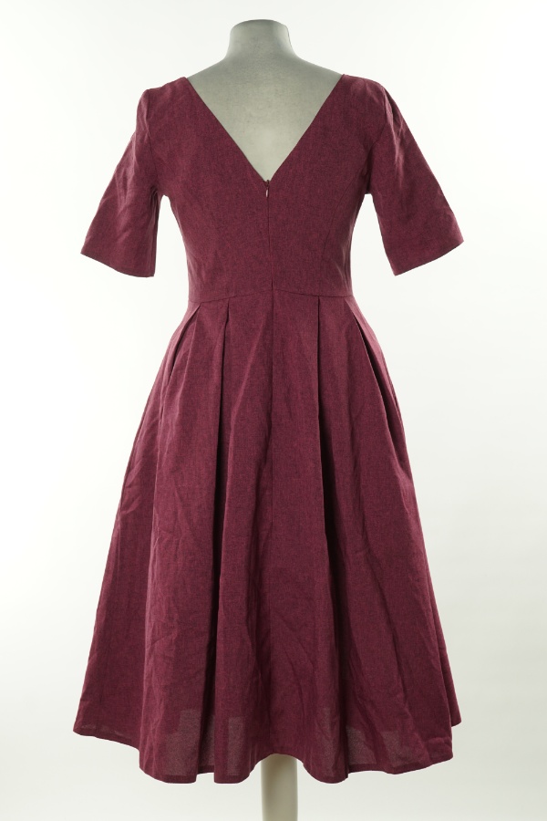 Sukienka fioletowa rozkloszowana - A&A zdjęcie 2