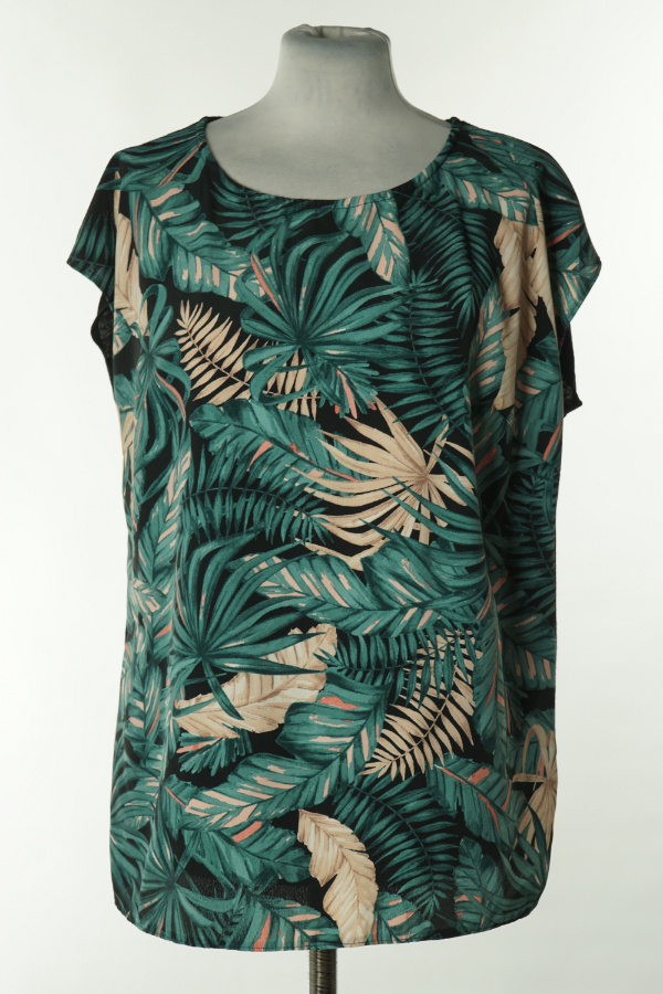 Bluzka z czarnym tyłem i roślinnym wzorem z przodu - TU zdjęcie 1