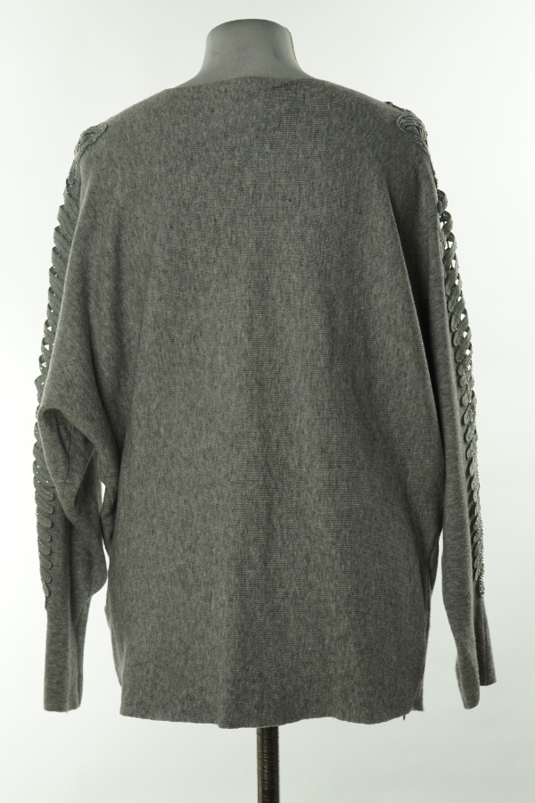 Sweter szary ze zdobieniami na rękawie - MILLENIUM zdjęcie 2