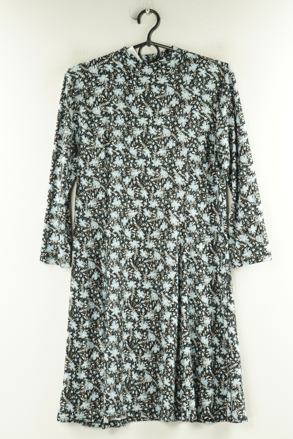 Sukienka czarna w niebieskie kwiatki - BRAK METKI Z NAZWĄ PRODUCENTA zdjęcie 1