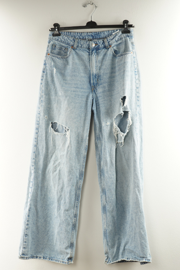Spodnie jeansowe niebieskie z szerokimi nogawkami i dziurami H&M - H&M zdjęcie 1