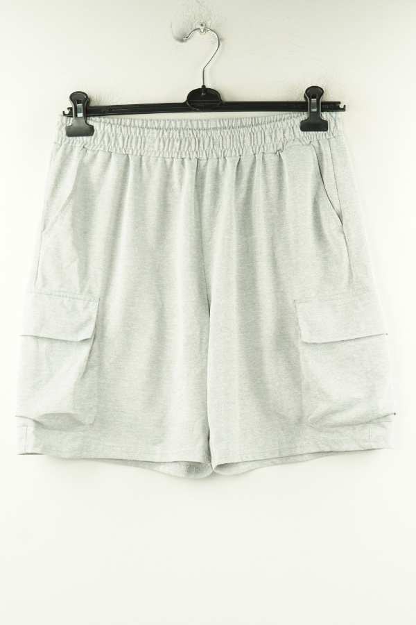 Krótkie spodenki szare dresowe z kieszeniami - MANFINITY zdjęcie 1