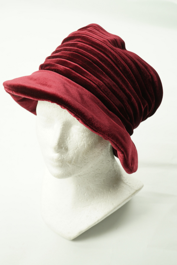 Kapelusz czerwony satyna - BRAK METKI Z NAZWĄ PRODUCENTA zdjęcie 1