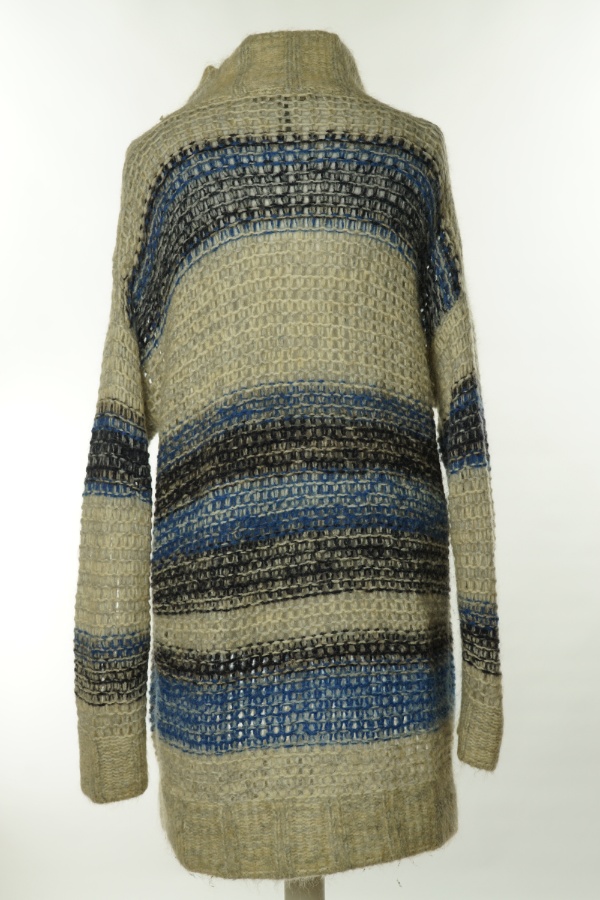 Sukienka sweterkowa szara w niebieskie paski(33%MOHER)(33%WEŁNA MERINO) - MAXAZRIA zdjęcie 2