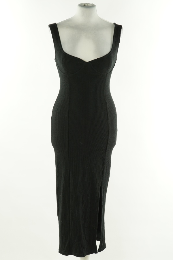 Sukienka czarna prążkowana z rozcięciem - BERSHKA zdjęcie 1