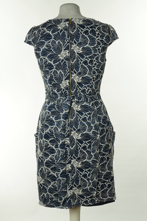 Sukienka granatowo-biała koronkowa - QED LONDON zdjęcie 2