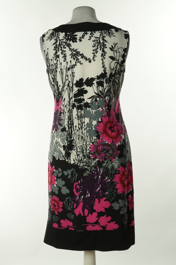 Sukienka biała w czarno-różowe kwiaty - KLASS zdjęcie 2