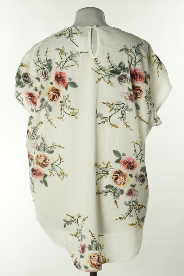 Bluzka biała w kwiaty - SHEIN zdjęcie 2