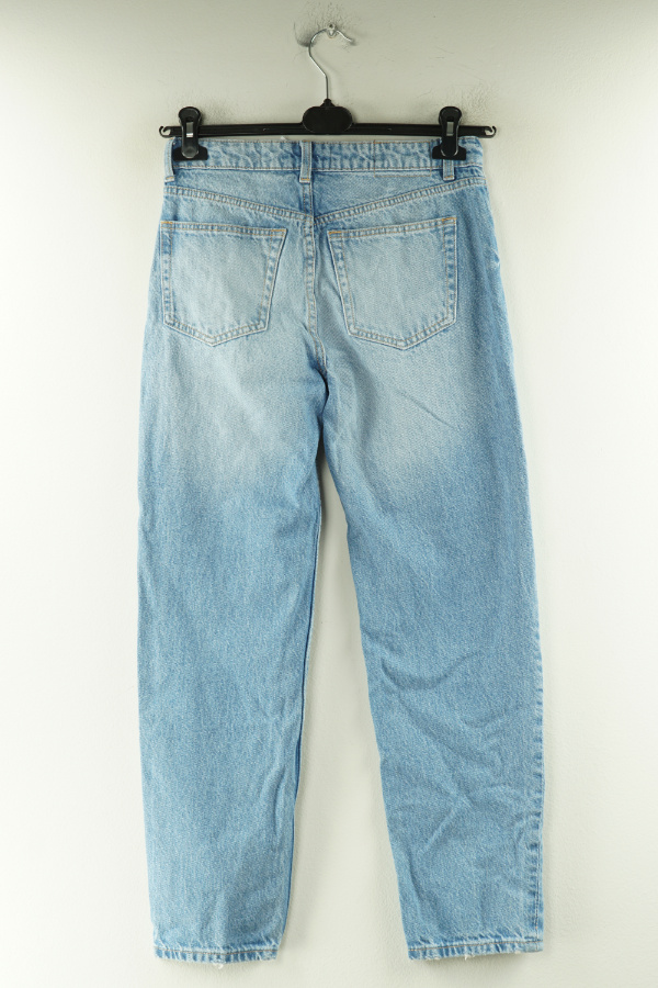 Spodnie niebieskie jeansowe z przetarciami - BERSHKA zdjęcie 2