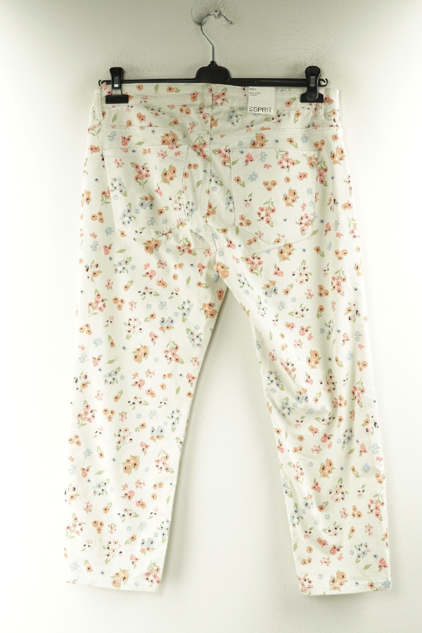 Spodnie białe w kwiatki - ESPRIT zdjęcie 1