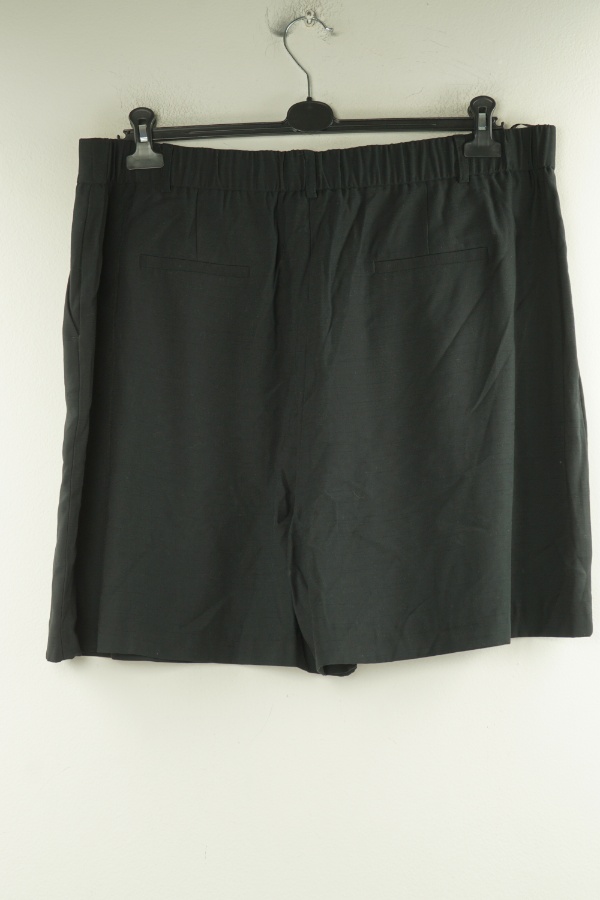 Krótkie spodenki czarne materiałowe - GALLERY zdjęcie 2
