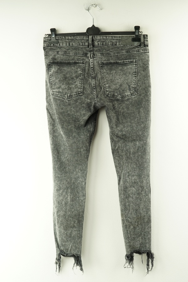 Spodnie szare jeansowe - BERSHKA zdjęcie 2