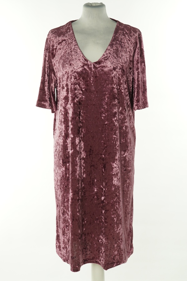 Sukienka wiśniowa welurowa - MYWEAR zdjęcie 1