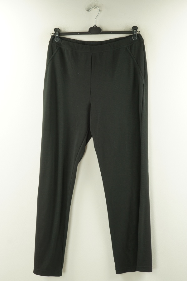 Spodnie czarne prążkowane - BRAK METKI Z NAZWĄ PRODUCENTA zdjęcie 1