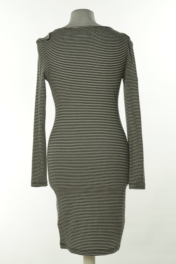 Sukienka biało-czarna w paski z odkrytymi ramionami - RESERVED zdjęcie 2