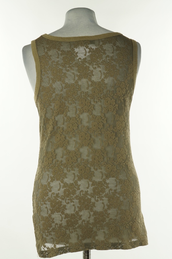 Koszulka oliwkowa koronkowa - OKAY zdjęcie 2