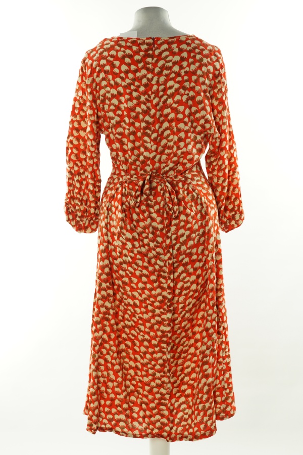 Sukienka czerwona w beżowe wzory - EMOI BY EMONITE zdjęcie 2