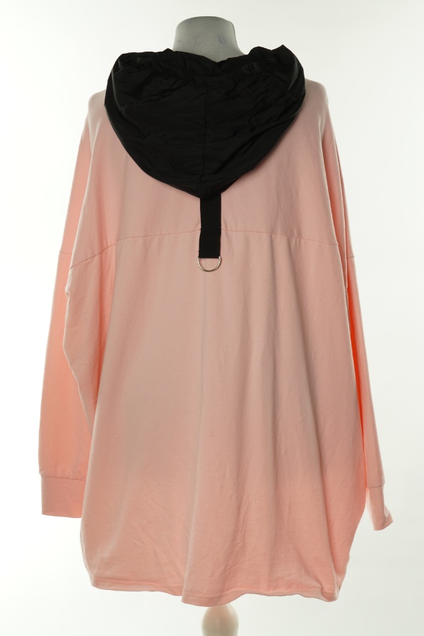 Bluza jasnoróżowa z czarną kieszonką - CHOKLATE zdjęcie 2