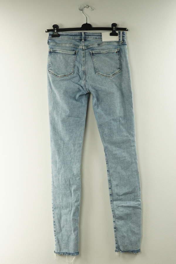 Spodnie jasnoniebieskie jeansowe Tommy Hilfiger - TOMMY HILFIGER zdjęcie 2