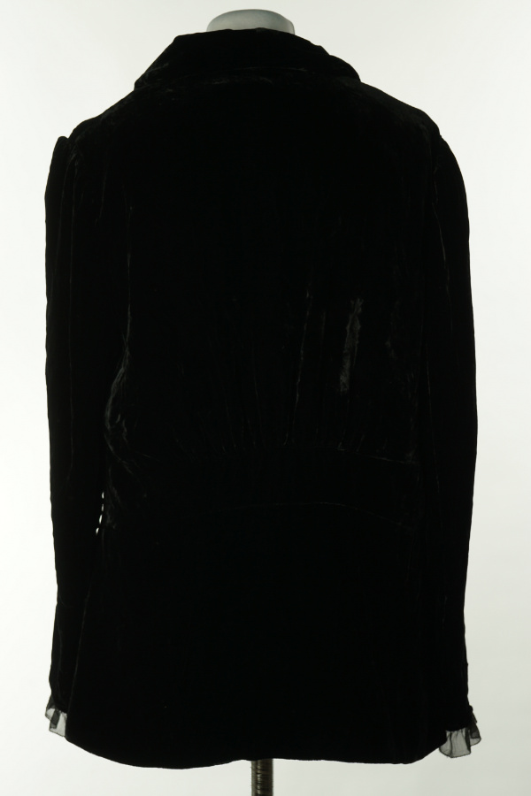 Narzutka czarna welurowa zapinana na haftkę - SAVOIR zdjęcie 2