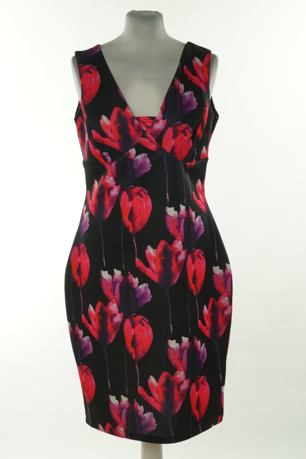 Sukienka czarna w duże kwiaty - QUIZ zdjęcie 1