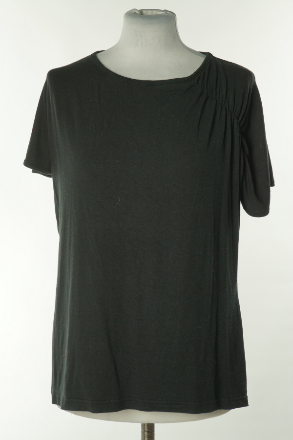 Koszulka czarna z marszczeniem na rękawie - BRAK METKI Z NAZWĄ PRODUCENTA zdjęcie 1