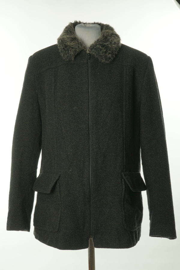 Kurtka czarna z misiem, w składzie wełna (65%) - SASHA zdjęcie 1