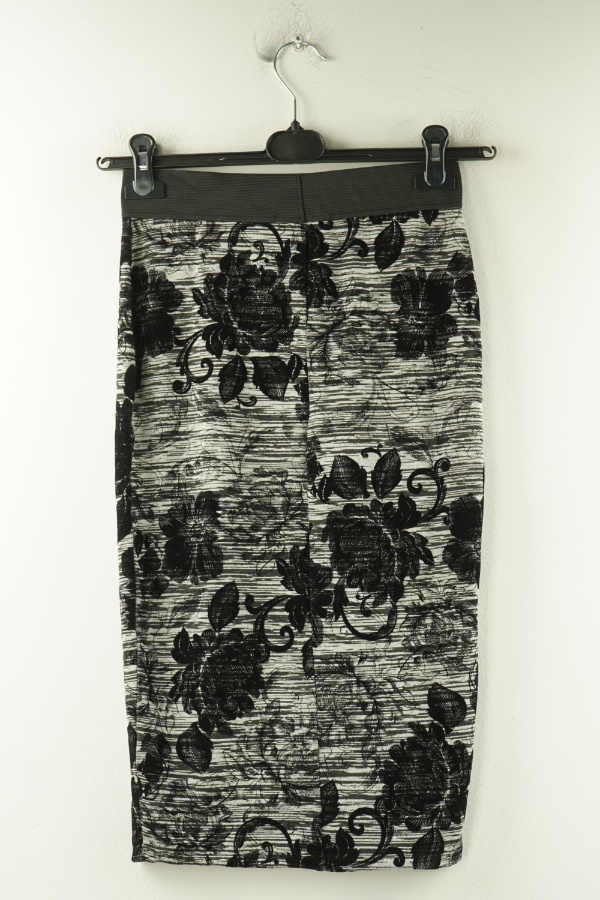 Spódnica szaro-biała w kwiatki i paski - GEORGE zdjęcie 2