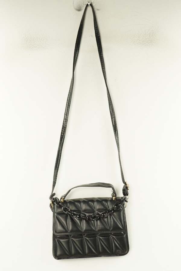 Torebka ekoskóra czarna z łańcuszkiem - BRAK METKI Z NAZWĄ PRODUCENTA zdjęcie 1