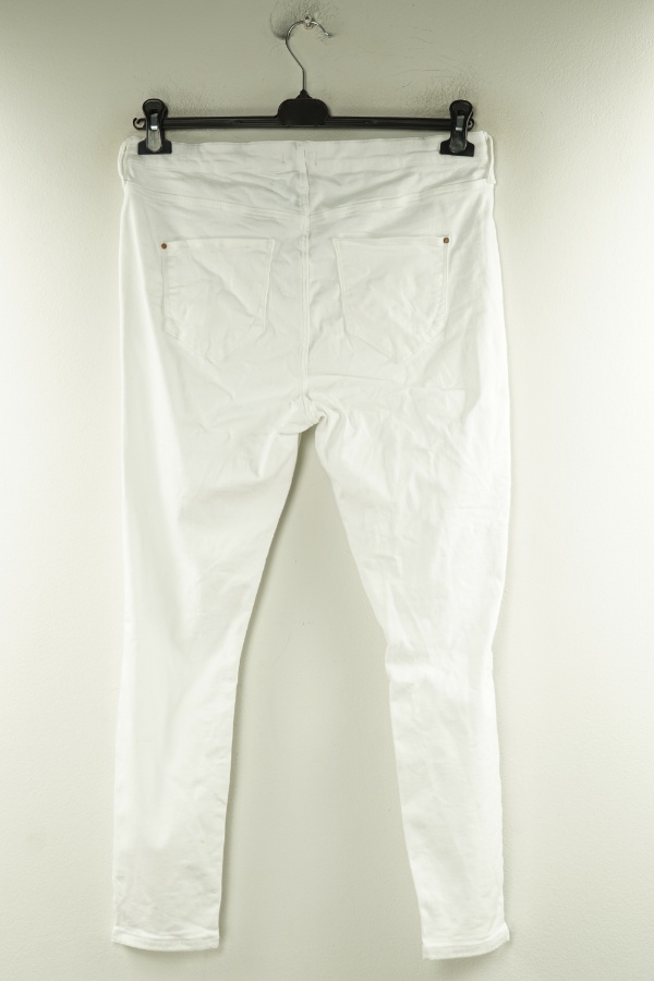 Spodnie białe jeansowe z dziurami - RIVER ISLAND zdjęcie 2
