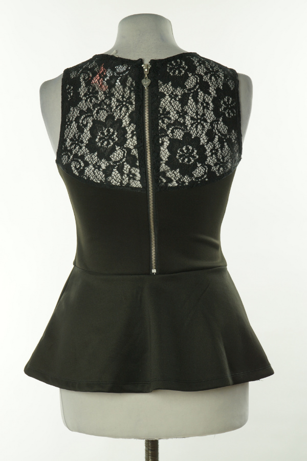 Bluzka czarna z baskinką - LIPSY zdjęcie 2