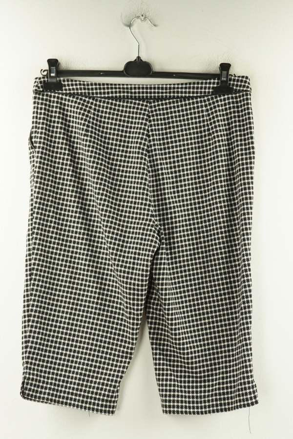 Spodnie 3/4 biało-czarne w kratkę - F&F zdjęcie 2