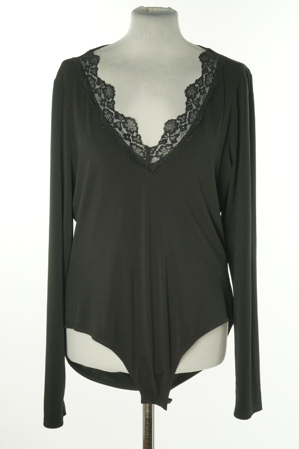 Body czarne z koronkową wstawką - FRIENDS LIKE THESE zdjęcie 1