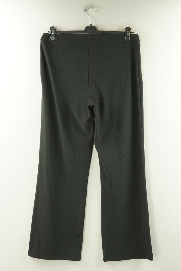 Spodnie czarne prążkowane - BRAK METKI Z NAZWĄ PRODUCENTA zdjęcie 2