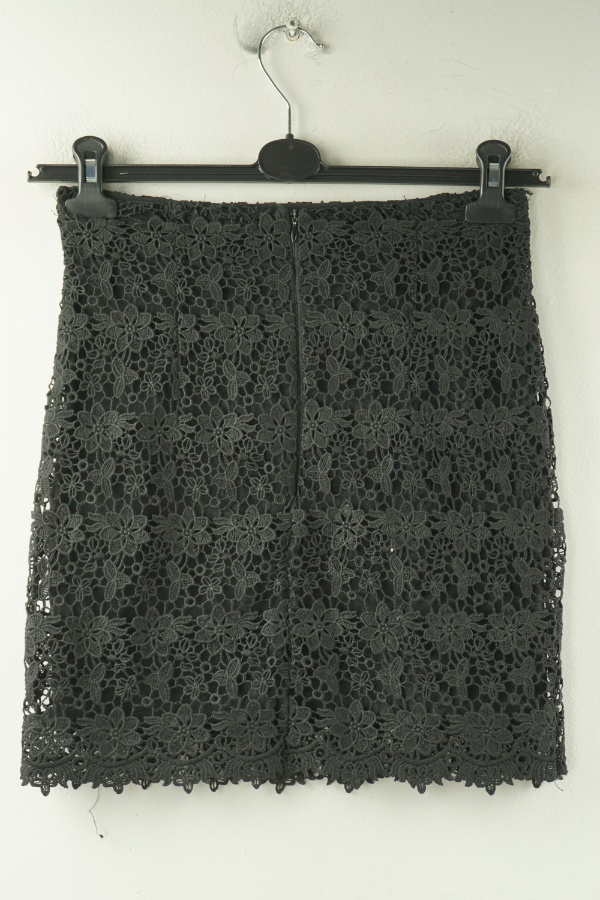Spódnica koronkowa czarna - BIK BOK zdjęcie 2