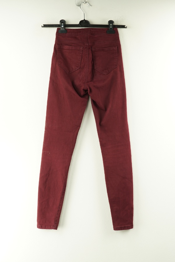 Spodnie bordowe jeansowe - BERSHKA zdjęcie 2