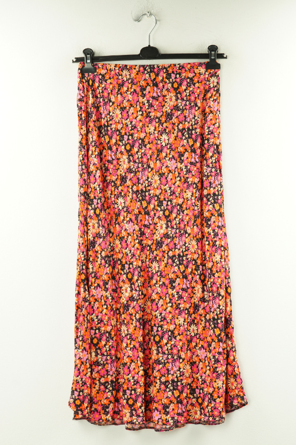 Spódnica czarna w kolorowe kwiaty - NEW LOOK zdjęcie 1