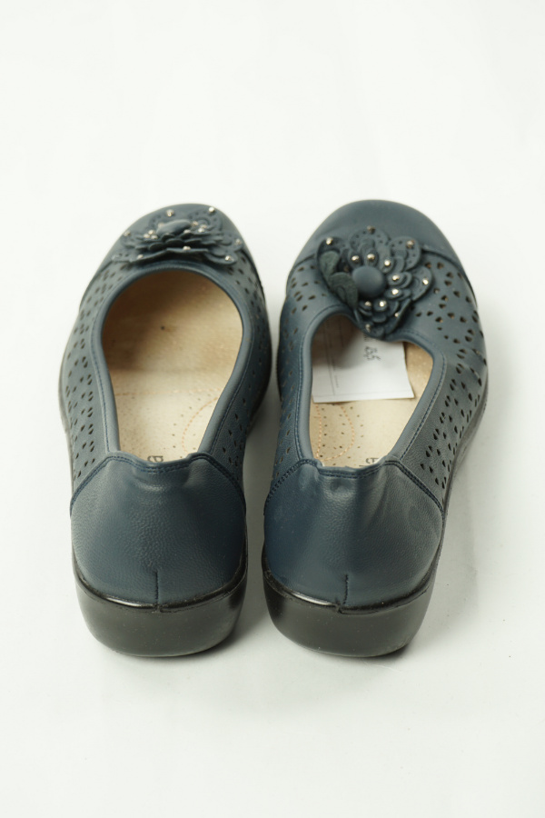 Pantofle granatowe ażurkowe - MIA MODA zdjęcie 3