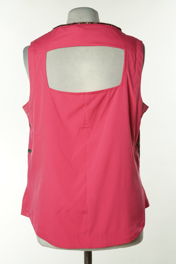 Bluzka różowa z roślinnym wzorem i biżuteryjną ozdobą - NEXT zdjęcie 2