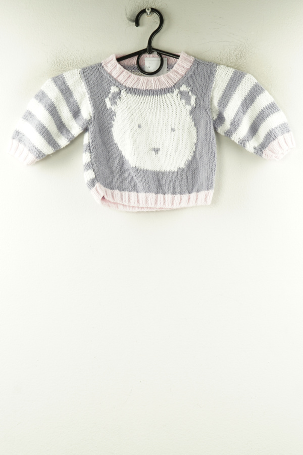 Sweter fioletowo - biały z misiem - BRAK METKI Z NAZWĄ PRODUCENTA zdjęcie 1