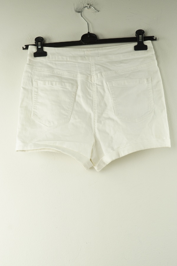 Krótkie spodenki białe jeansowe - DENIM zdjęcie 2
