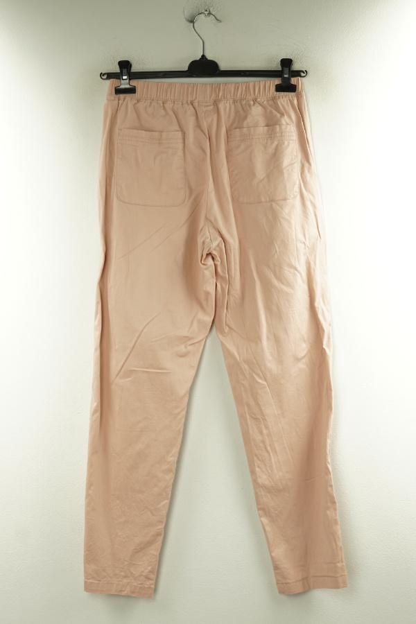Spodnie jasnoróżowe na gumkę zdjęcie 2