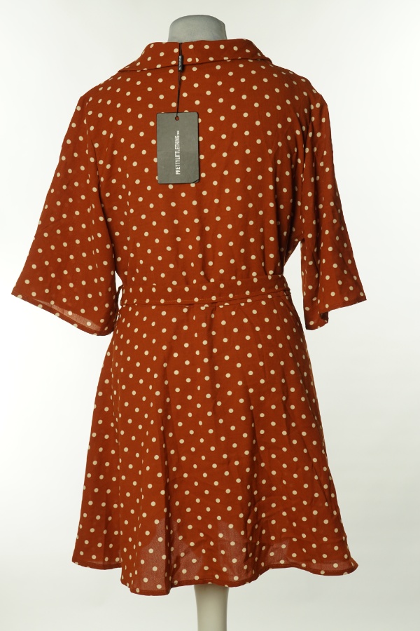 Sukienka karmelowa w białe kropki - PRETTYLITTLETHING zdjęcie 2