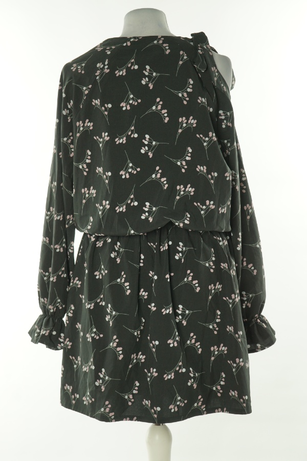 Sukienka czarna w różowo-białe kwiatki - ME GUSTA zdjęcie 2